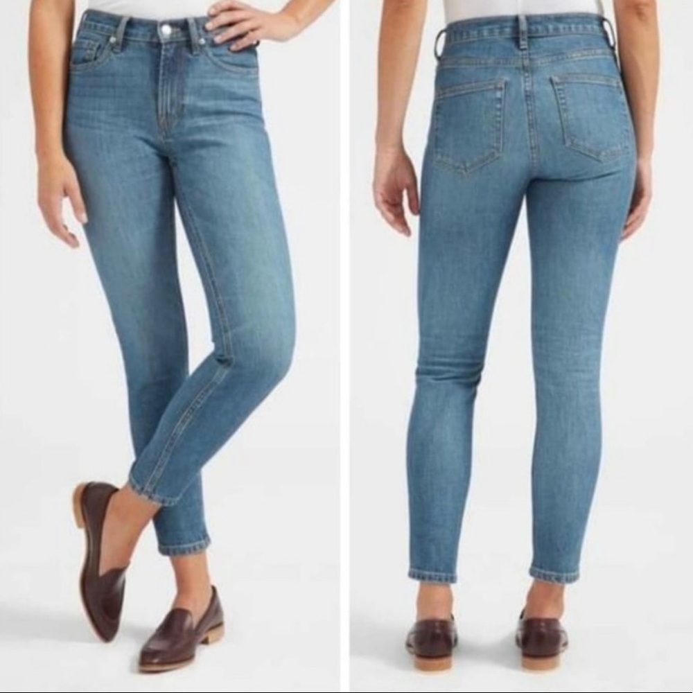 Everlane High Rise Ankle Jeans medium wash